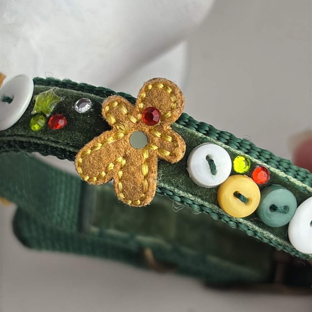 Christmas Gingerbread Man Green and Gold Button Dog Collar
